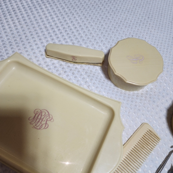 DU BARRY EUC IVORY PYRALIN VANITY SET 10 piece SET FOR DRESSER - Picture 4 of 7